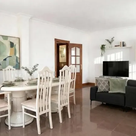 Lamar Private Pool *