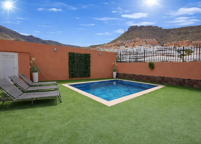 Lamar Private Pool Villa *